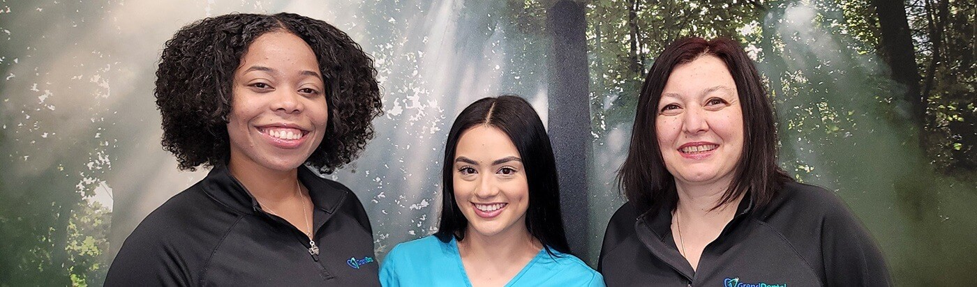 Lake Zurich dental team members