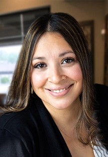 Headshot of Dr.Taina Yanez