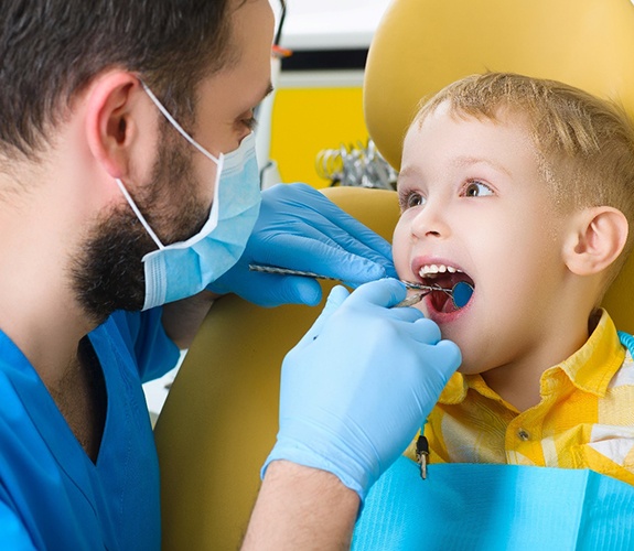 Girl visiting pediatric dentist in Lake Zurich